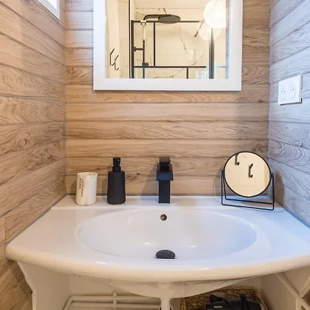 Apartment Chez Denise - Hypercentre - 4 Pers - Parking Offert Troyes