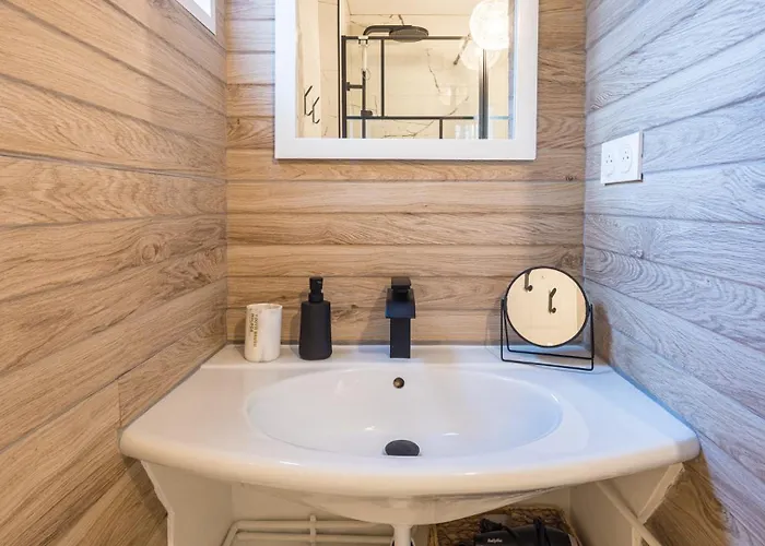 Apartment Chez Denise - Hypercentre - 4 Pers - Parking Offert Troyes